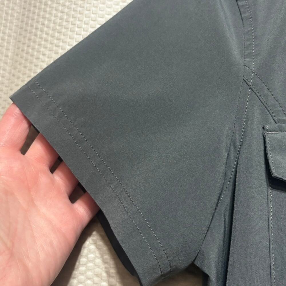 Eddie Bauer Womens Size M Button Shirt Short Sleeve Gray Outdoor Hiking Travel - Picture 3 of 9